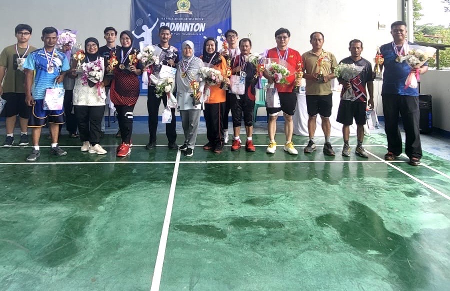 Silaturahmi Seru Lewat Smash: Fun Tournament Badminton IKA Pascasarjana Untirta