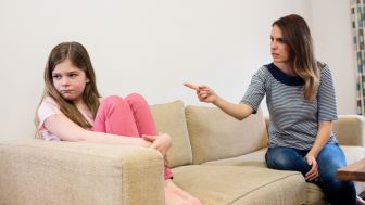 Rantai Verbal Abuse dalam Keluarga: Luka Tak Kasat Mata yang Harus Dihentikan