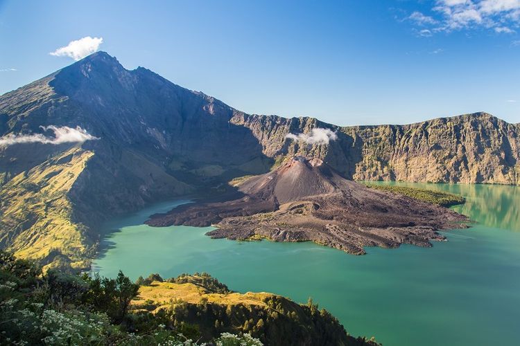 Gunung Rinjani Jadi Percontohan Taman Nasional Nol Sampah