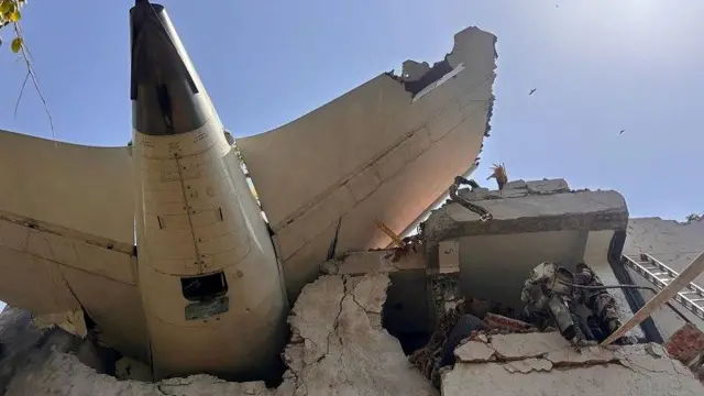 Pesawat Air India Jatuh di Ahmedabad, 269 Tewas