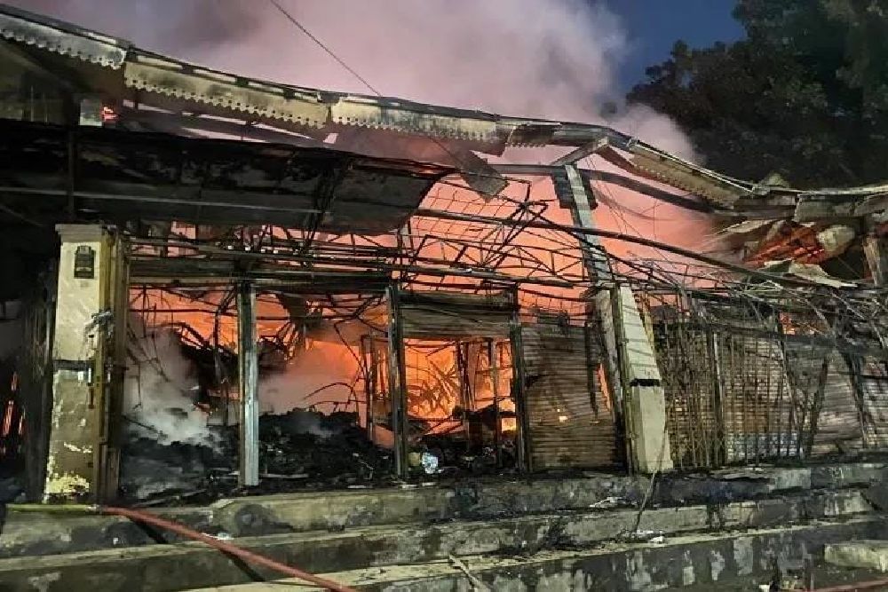 Kebakaran Hebat Landa Pasar Taman Puring, Jakarta Selatan