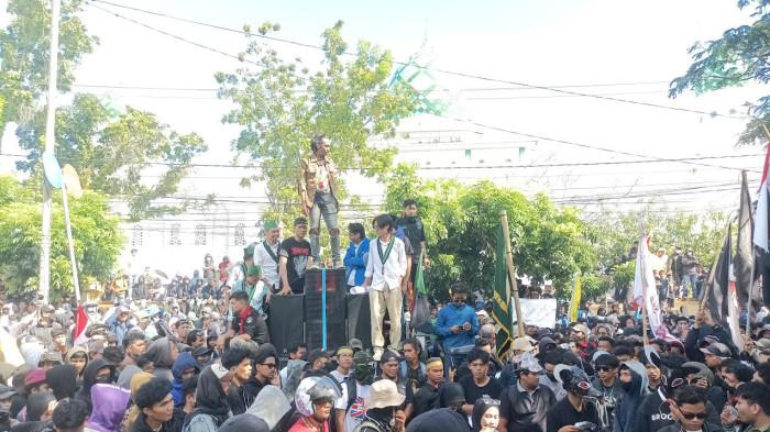 Aksi Massa di Bone Berbuah Hasil: Kenaikan Pajak Ditunda