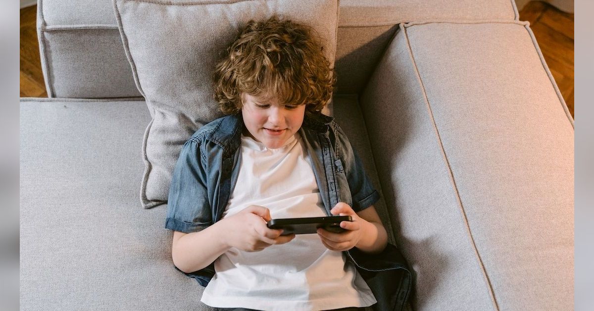 Achmad Rifai: ANCAMAN BANTEN EMAS 2045 AKIBAT GENERASI BRAIN ROT