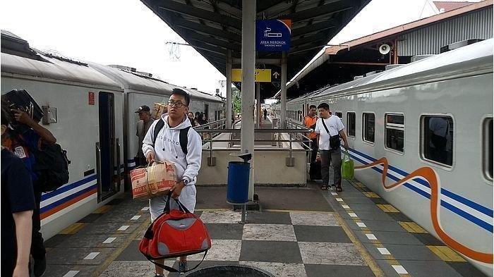 Presiden Prabowo Berlakukan Diskon Tiket Kereta, Pesawat, hingga Tarif Tol Mulai Hari Ini