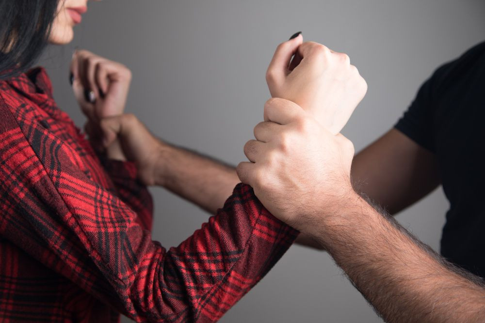 Trauma bonding: Korban Kekerasan Tetap Bertahan dengan pasangan 